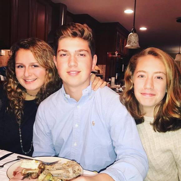 Meet your Posher, Tracy - Picture 1 of 1